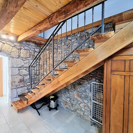 Apartment Island Stone